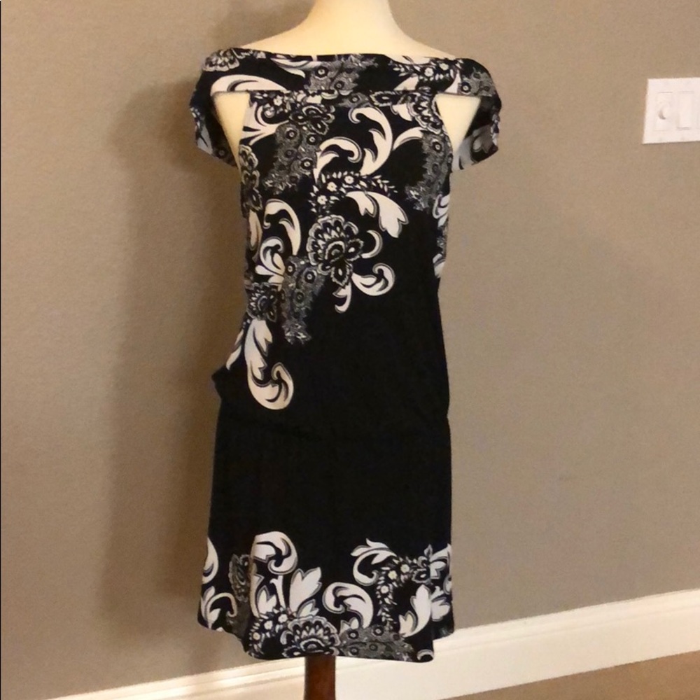 Black house white market dress